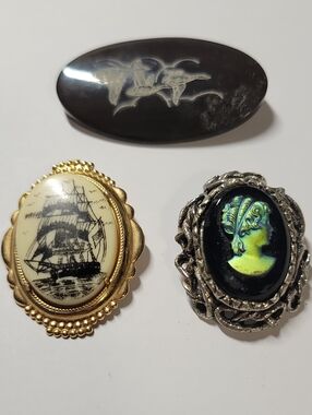 Set of Three Vintage-Style Brooches — Black White Lot